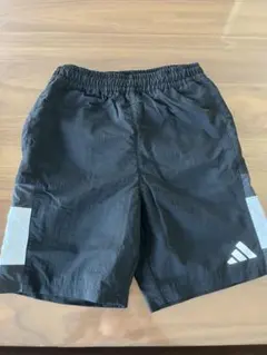 adidas THREE STRIPES 半ズボン 黒 150cm
