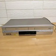 東芝 SD-V800 VHS/DVD一体型プレーヤー 再生確認済 リモコンなし