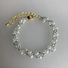 パールとブルービーズのハンドメイドブレスレット