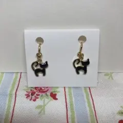 黒猫イヤリング　ハンドメイド