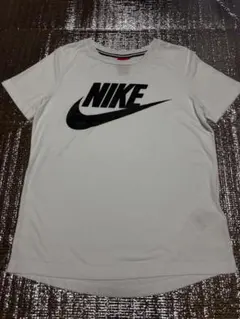 NIKE 半袖 Tシャツ ホワイト レディースMサイズのサムネイル