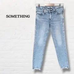 サムシング☆ストレッチスキニーデニムパンツ 裾カットオフ ローライズ【XS】