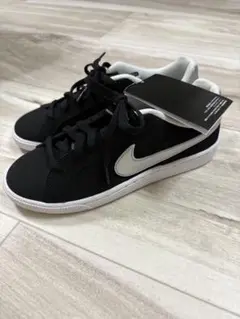 新品 ナイキ スニーカー コートロイヤル 23cm 黒 シルバー