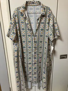 新品未使用　antiqua レトロ柄　半袖シャツワンピース