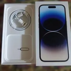 iPhone 14 Pro Max付属箱と純正USB-Cケーブル