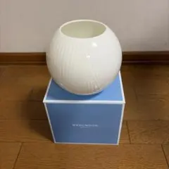 WEDGWOOD ウェッジウッド 花瓶 フラワーベースのサムネイル