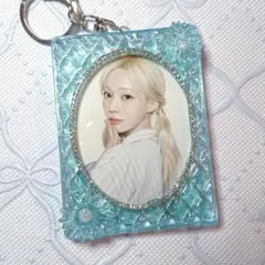 水色 キルティング ラメ 花 トレカ ケース デコ トレカキーホルダー レジン