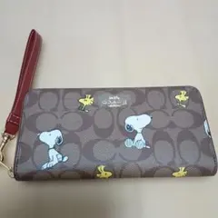 ひ*り様 未使用☆COACH スヌーピー 長財布 箱付き☆ - メルカリ