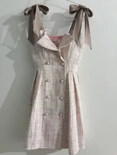 an ピンク系ツイードドレス ダブルボタン