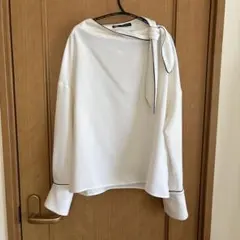 ZARAリボン付きホワイトシャツ