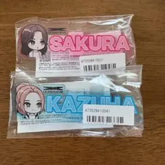 LESSERAFIM きゅるぽっぷん　アクリルネームバッジ　サクラ　カズハ