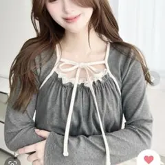 moment+レイヤードデザインデコルテリボン長袖リブカットソートップスのサムネイル