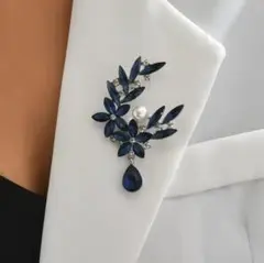 ブローチ　コサージュ　ダークブルー 花モチーフ 結婚式　冠婚葬祭　パーティー