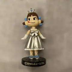 ペコちゃん　首振り　フィギュア