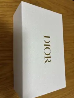 DIOR ホワイト ギフトボックス、ショッパー、巾着袋