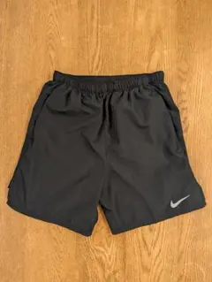 NIKE キッズ　ランニングパンツ Mサイズ