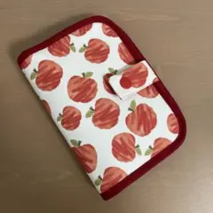 お薬手帳ケース、通帳ケース、マルチケース 　りんご柄