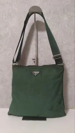 PRADA ショルダーバッグ　ナイロン　グリーン　三角ロゴプレート