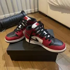 NIKE JORDAN 1 スニーカー MID シカゴ　ブレッド