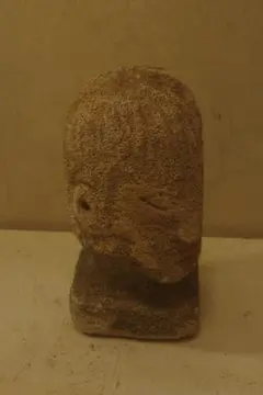 石　彫刻　軽石　人モチーフ　オブジェ