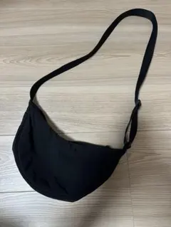 UNIQLOラウンドミニショルダーバッグ