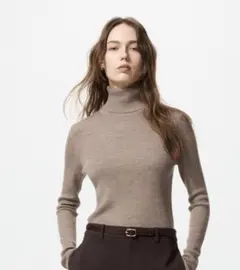 ユニクロ　メリノウール リブタートルネックセーター　ベージュ / Lサイズ