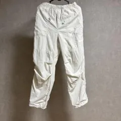 GU パラシュートパンツ　ホワイト