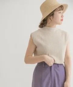 リブハイネックノースリーブニット オフホワイト ベージュ