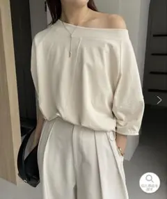 カプリシューレマージュ ドロストボートネックTシャツ エクリュ
