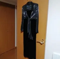 黒のベルベットロングドレス