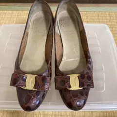 フェラガモ　リボン付きブラウンフラットシューズ 5 B