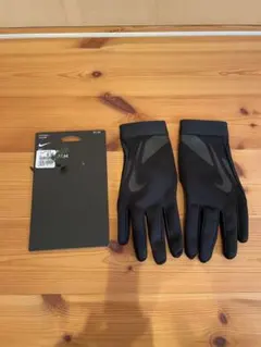 ナイキ アカデミーハイパーウォームグローブ ブラック アディダス プーマ