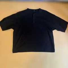 GU ヘンリーネックTシャツ