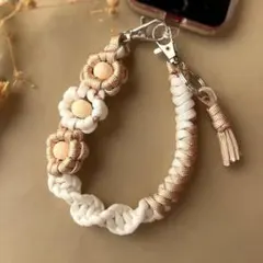 【ハンドメイド】パラコード お花のハンドストラップ｜スマホストラップ ベージュ