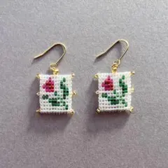 ガーデンピアス《チューリップ ピンク》フックピアス ゴールド　ビーズピアス