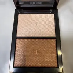 DFS購入品】TOM FORD シェイド アンド イルミネイト 01 - メルカリ