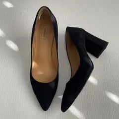 ブラック スエード ポインテッドトゥパンプス