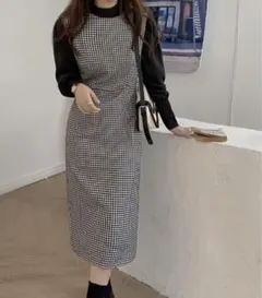 バックオープン　ノースリーブワンピース