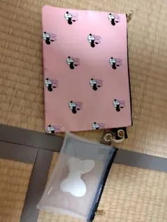 ディズニー　ミニーちゃん　小型ポーチ