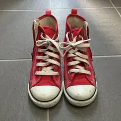 赤いALL STARハイカットシューズ