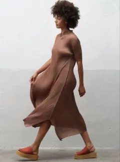PLEATS PLEASE MONTHLY ワンピースBROWN RED3 - メルカリ