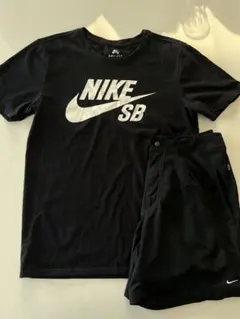 Nike SB ブラック Tシャツ & ショートパンツ セット