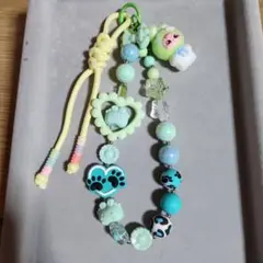 カラフルビーズの携帯ストラップ