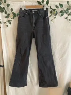 Levi's Premium 70s High Flare デニム 百々千晴のサムネイル