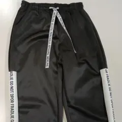 ロゴ入り ジャージパンツ ブラック