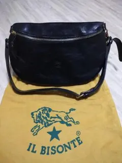 イルビゾンテ　ショルダーバック　ボディバック　黒　ブラック　バムバック　美品