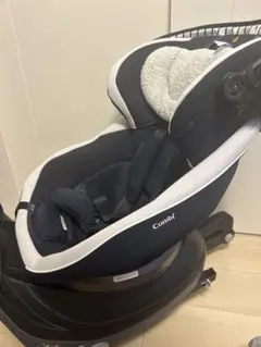 Combi 車用チャイルドシート 回転式 ネイビー