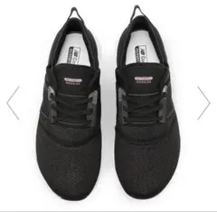 New Balance ブラック スニーカー