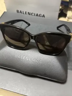BALENCIAGA サングラス BBロゴ ブラックのサムネイル