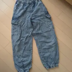 GU　ジーユー　デニムカーゴジョガーパンツ　ジュニアMサイズ　150